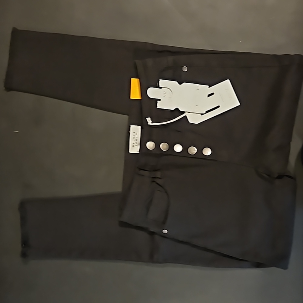Black ankle skinny